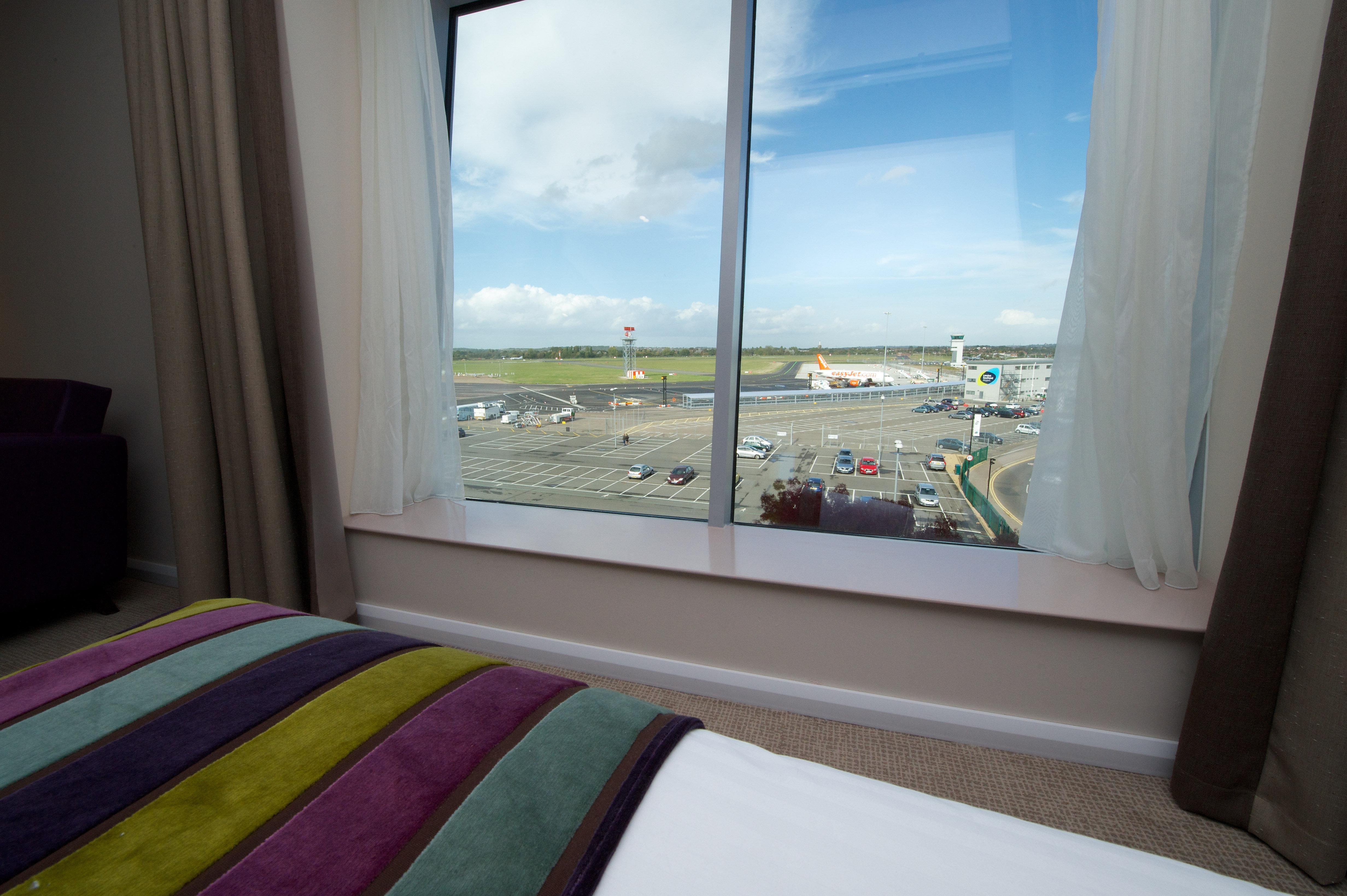Holiday Inn Southend By Ihg Exteriör bild