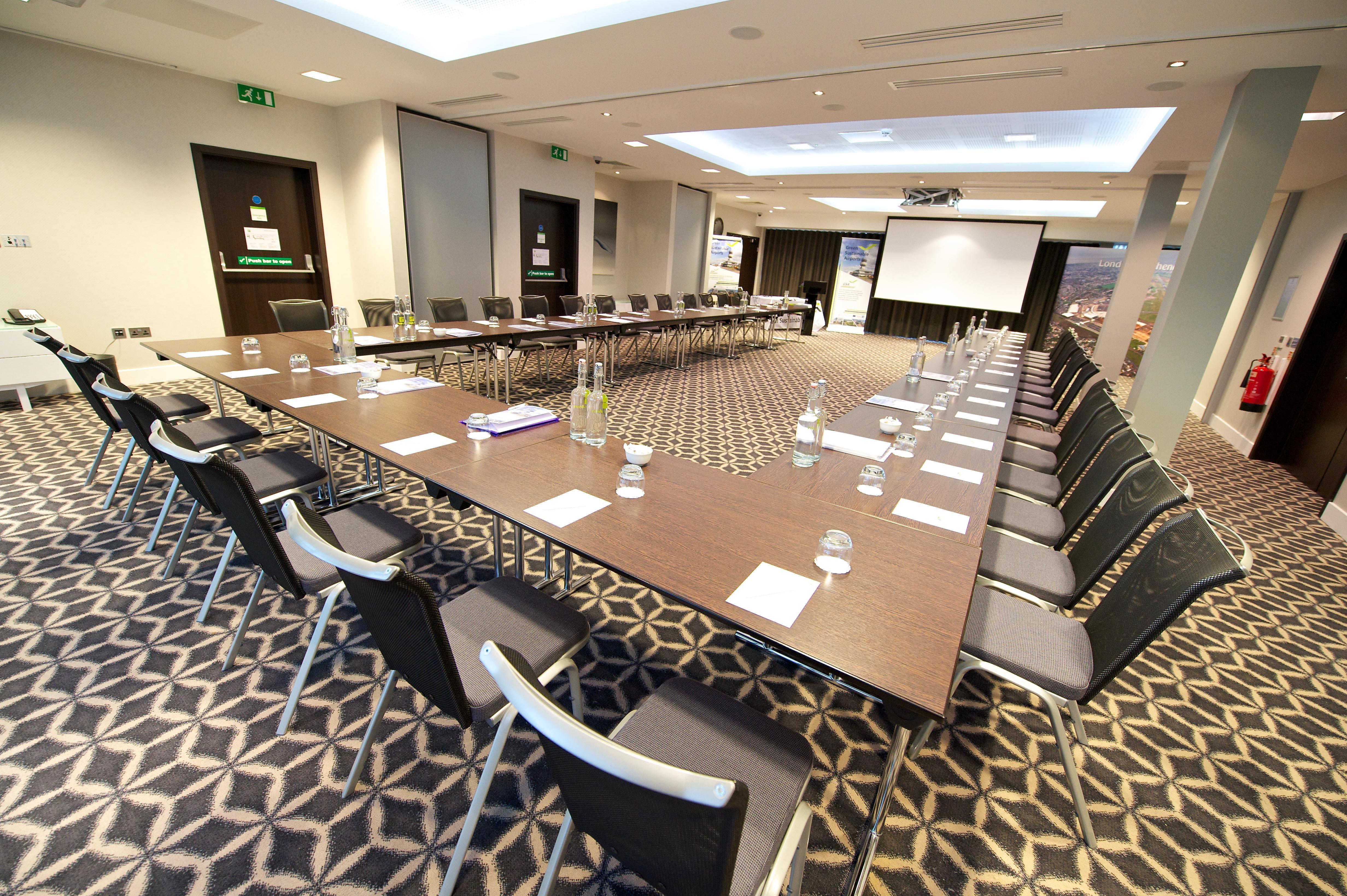 Holiday Inn Southend By Ihg Exteriör bild