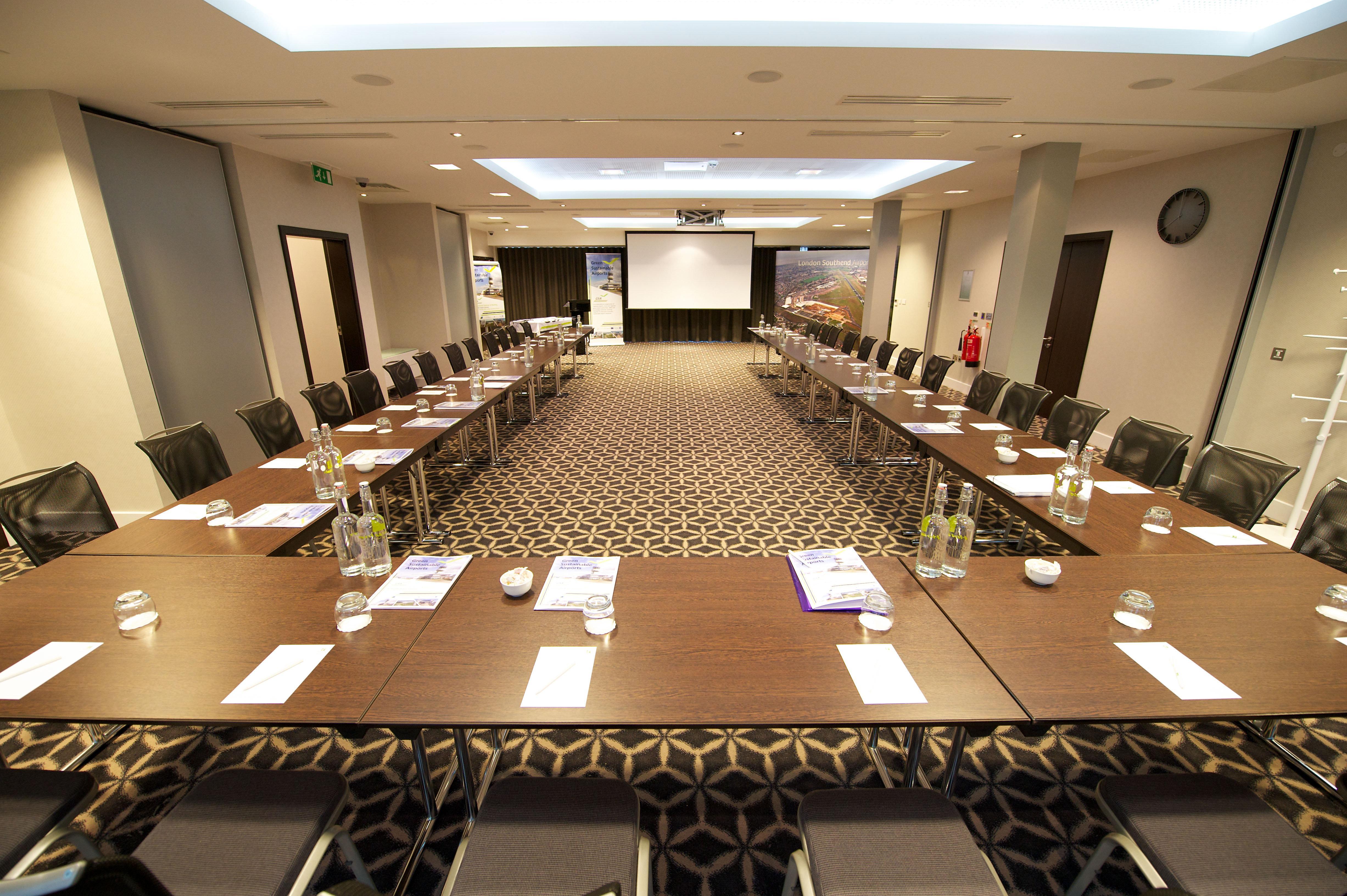 Holiday Inn Southend By Ihg Exteriör bild