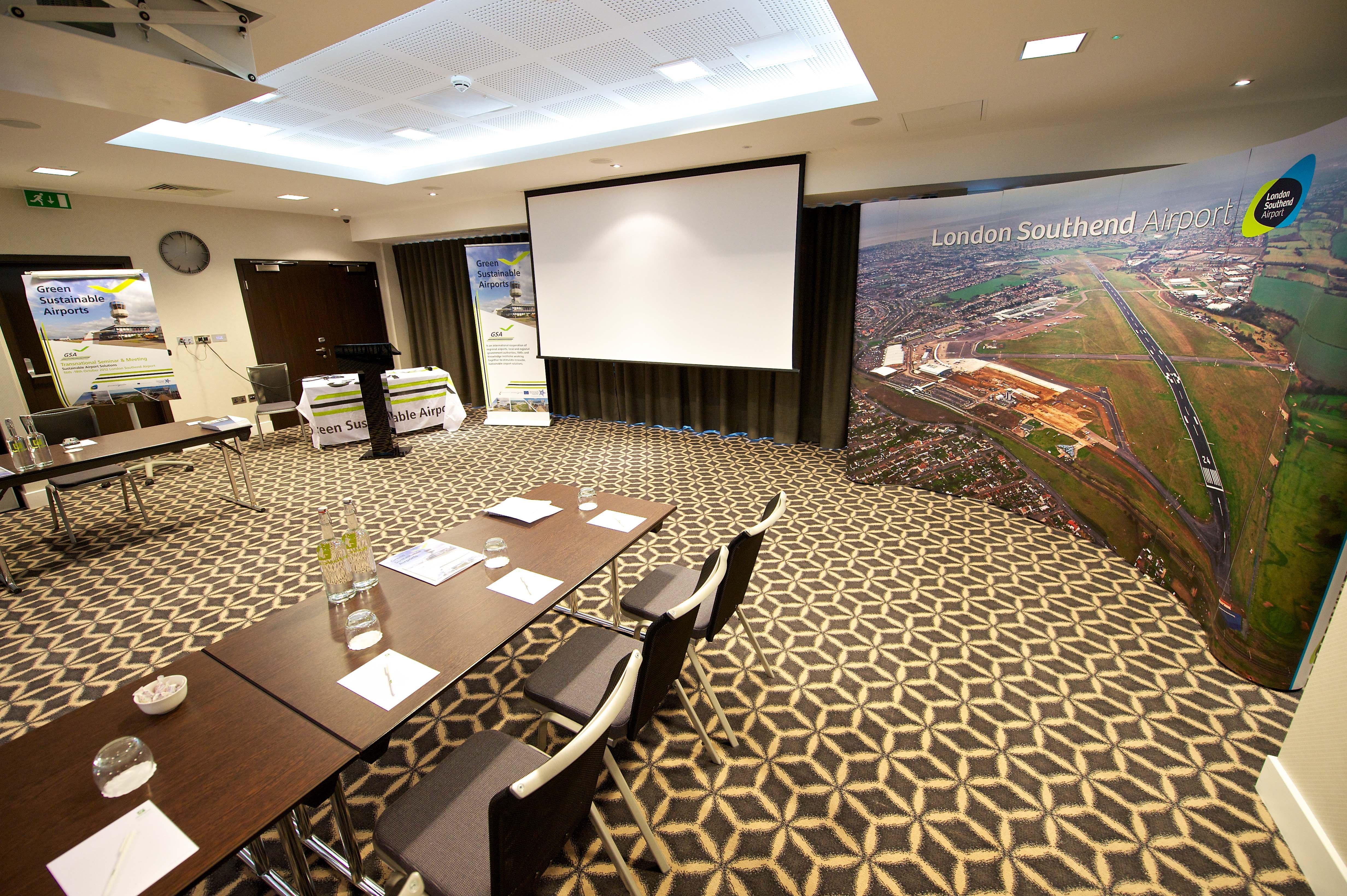 Holiday Inn Southend By Ihg Exteriör bild